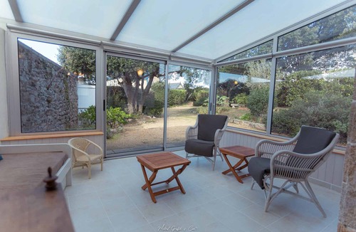 Penvenan House | Small romantic house for 4 people. Feet in the water at Port-Blanc.