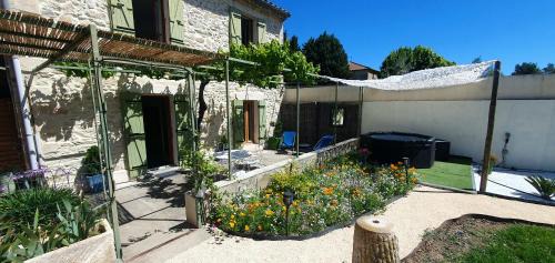 Saze House | Sous La Treille