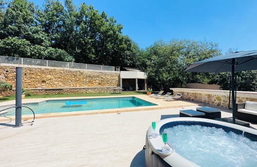 Brignoles Condo | South-facing villa with pool and jacuzzi for an unforgettable stay.