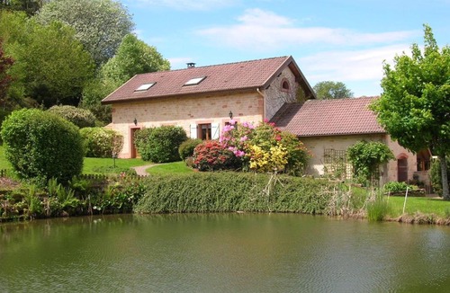 Saint-Nabord House | Spacieux Gîte Proche Forêt avec Sauna, Baby Foot et Activités Extérieures - À 10 min de Remiremont - FR-1-589-293