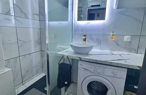 Epernay House | Spacious 4-bedroom house in amazing Épernay with AC