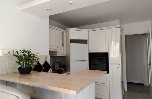 Saint-Roch Apartment | Spacious 4P Family renovated 2025
