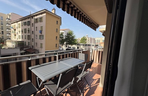Saint-Roch Apartment | Spacious 4P Family renovated 2025