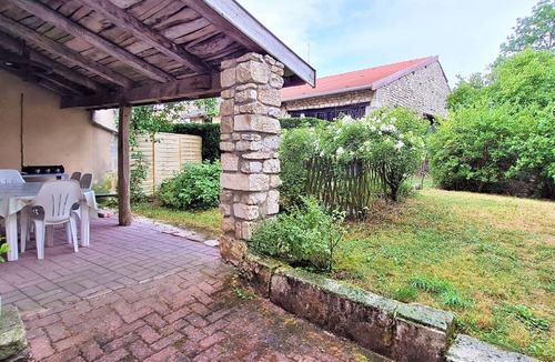 Meligny-le-Grand Cottage | Spacious and comfortable house with terrace and garden, perfect for family or business
