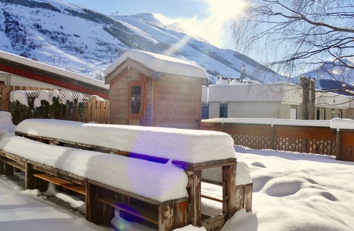 Mont-de-Lans Apartment | Spacious Apartment 300m2 - Sauna - BBQ - Sunny terrace