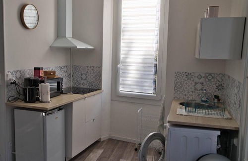 Joigny Apartment | Spacious Apartment in Joigny Center for 4–6 Guests