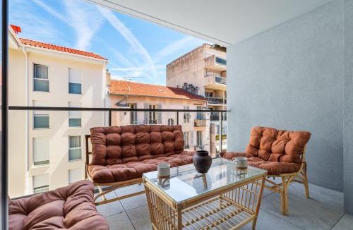 Riquier Apartment | Spacious apartment with terrace and parking
