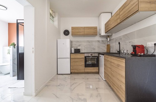 Reims City Centre House | Spacious building - city center - sleeps 15
