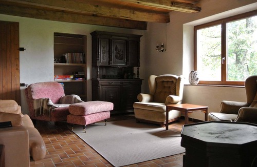 Claudon House | Spacious cozy and pet friendly Gîte (6pers with 3 bdrms/2 baths/3 toilets).