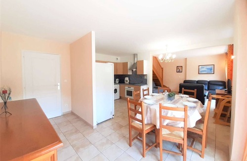 Saint-Lary-Soulan Apartment | Spacious Duplex, East-Facing Terrace, 8 Sleeps, WiFi, Parking, Close to Amenities in Saint-Lary-Soulan