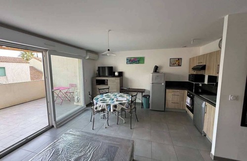 Valras-Plage Villa | Spacious Duplex with Terrace