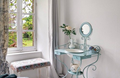 Saint-Lormel House | Spacious Family Home with Private Terrace, Garden & Wi-Fi in Saint Lormel