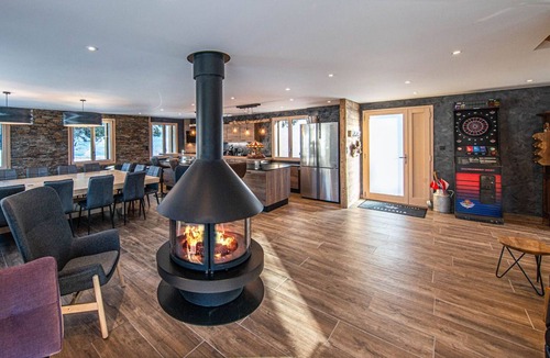 Le Grand Valtin Cottage | Spacious Chalet for 14 in Scenic Vosges – Spa, Games Room, Pet-Friendly