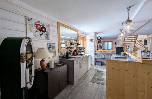 Le Grand Valtin Cottage | Spacious family chalet with spa, sauna and games room