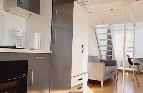La Ferte-sous-Jouarre Apartment | Spacious, cozy duplex | Sleeps 5 | Near Disneyland Paris