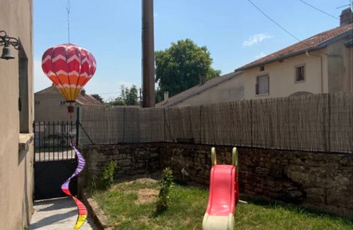 Selles Cottage | Spacious Gîte in Selles, 3 Bedrooms, Garden, Family-Friendly