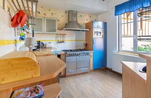 Louvemont House | Spacious gîte with swimming pool - Ideal for groups 8 bedrooms