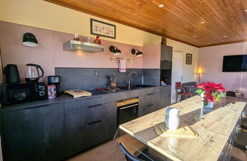 Fraize Cottage | Spacious house with spa and playground at the forest edge