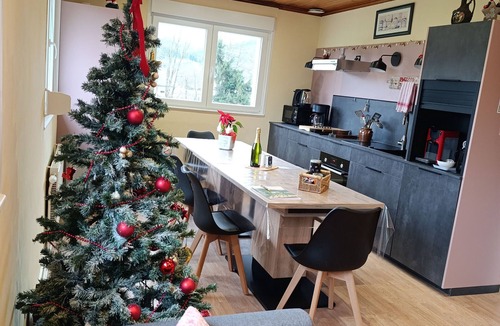 Fraize Cottage | Spacious house with spa and playground at the forest edge