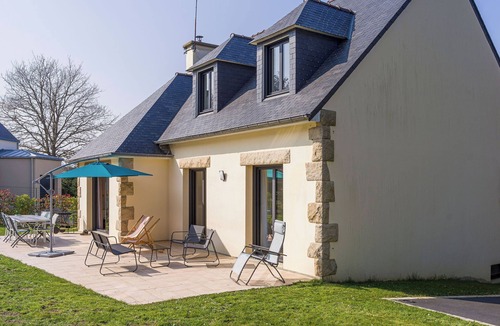 Saint-Briac-sur-Mer House | Spacious & Modern Villa, Close to the Beaches