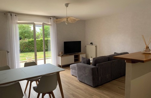 Plancoet Apartment | Spacious, quiet apartment close to all amenities, at the crossroads of the beaches
