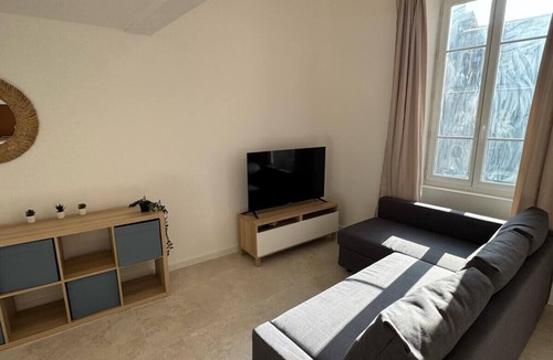 Faubourg Apartment | Spacious renovated apartment in the heart of Nîmes