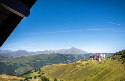 Peyragudes Apartment | Spacious Ski-In/Ski-Out Apartment with Balcony, Sleeps 8, Stunning Views - Peyragudes