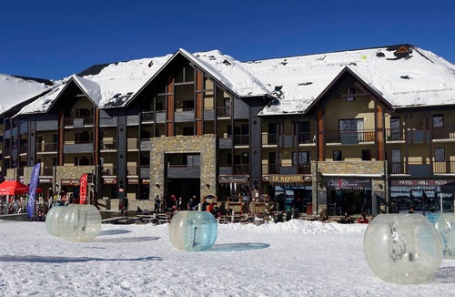 Peyragudes Apartment | Spacious Ski-In/Ski-Out Apartment with Balcony, Sleeps 8, Stunning Views - Peyragudes