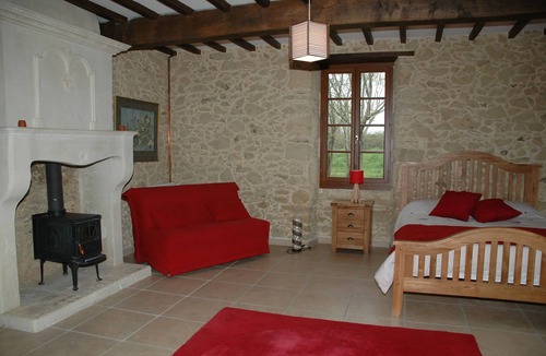 Aignan House | Spacious, tranquil Gascon farmhouse in Gers with pool/WiFi, sleeps 8