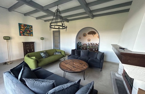 Aignan Villa | Spacious villa overlooking vineyards and mountains - Peace and quiet guaranteed!