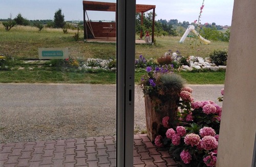 Lamothe-Capdeville Apartment | Spend a peaceful vacation in the countryside