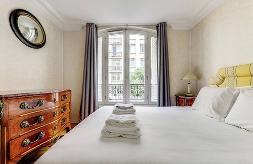 Notre-Dame-des-Champs Apartment | St. Germain des Pres - Luxembourg Suite