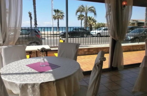 Six-Fours-les-Plages Hotel | Stay Near Sanary Harbor & Six-Fours Coastal Walks