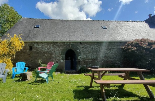 Plufur Cottage | Stone house 10 minutes from the beach