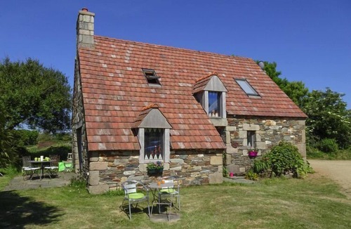 Tredrez-Locquemeau House | Stone House near Rosa Granite Coast
