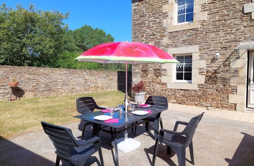 Plouenan House | Stone House near Penze River and Morlaix Bay