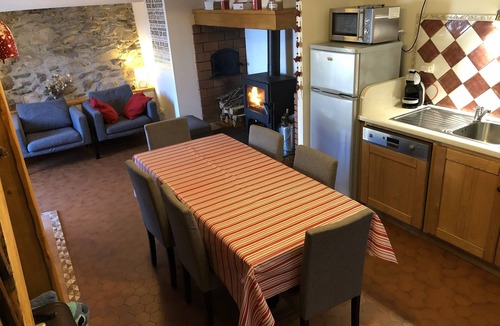 Ignaux House | Stone village house, calm and comfort guaranteed!