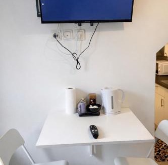Old Town Apartment | Studio Élie Cosy et lumineux, 5 min gare