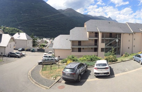 Luz-Saint-Sauveur House | studio * 1st floor any comfort center of luz st sauveur
