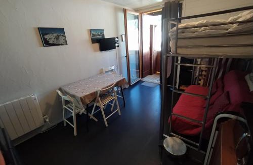 Ax-les-Thermes Apartment | Studio 3 personnes au pied des piste plateau de Bonascre - Ax 3 domaines Eté Hiver