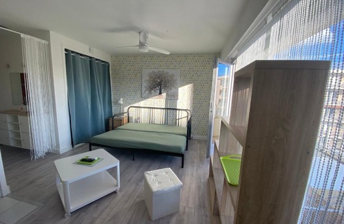 Reims City Centre Apartment | Studio Amicie 27m2, balcon couvert, près centre-gare-cathédrale, wifi