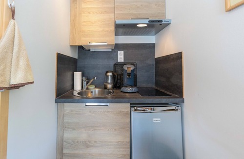 Montoulieu Apartment | Studio Apartment 'Jardin Fleuri - Proche Foix' with Mountain View, Private Terrace and Wi-Fi
