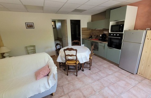 Cornillon-Confoux Apartment | Studio apartment in a Provençal farmhouse.