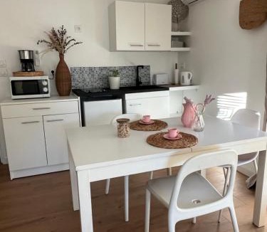 Le Plan-de-Grasse Apartment | Studio au dernier étage d'une bastide grassoise