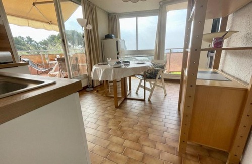 Cavalaire-sur-Mer Apartment | Studio Cabine à Cavalaire-sur-Mer, 4 Couchages, Parking - FR-1-226B-167