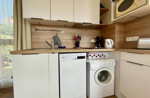 Cavalaire-sur-Mer Apartment | Studio Cabine à Cavalaire-sur-Mer, 4 Couchages, Parking - FR-1-226B-167