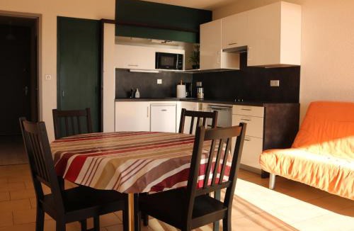 Biscarrosse Plage Apartment | Studio cabine 4 pers. à Biscarrosse Plage, face océan, ménage inclu - FR-1-319-218
