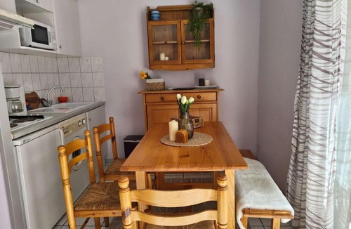 Luz-Saint-Sauveur Apartment | Studio cabine 4 pers, balcon sud, parking, prox centre Luz-St-Sauveur, proche ski et thermes - FR-1-402-72