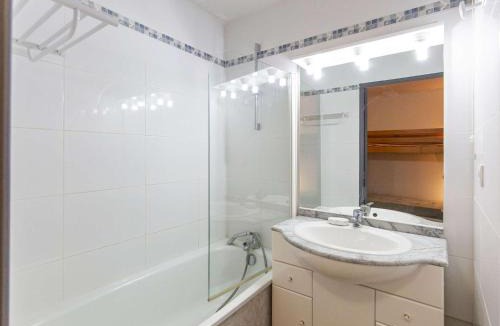 La Mongie Apartment | Studio cabine 4 pers avec terrasse, piscine couverte et salle de fitness, proche pistes et remontées - FR-1-404-339