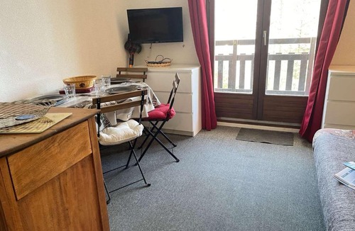 Risoul Apartment | Studio calme 4 pers, Risoul 1850, proche centre, casier à ski - FR-1-330-562